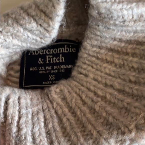 Mock neck - Picture 4 of 8